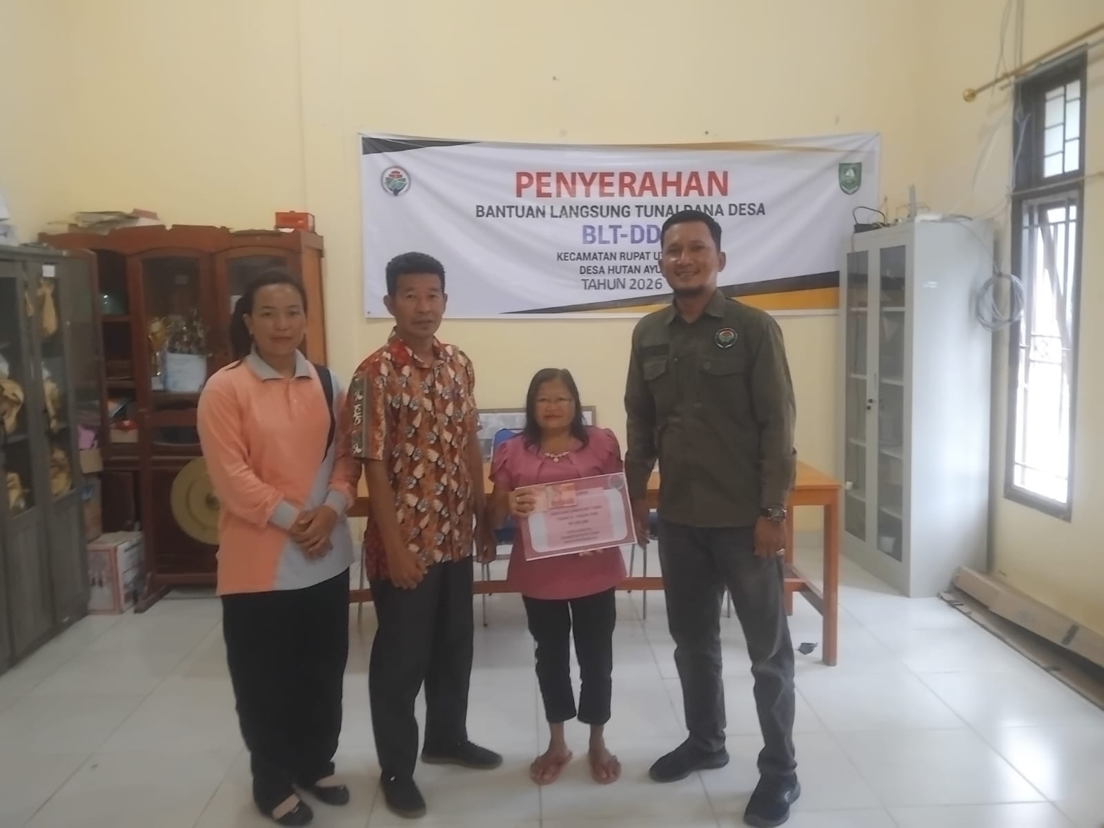 Pemerintah Desa Hutan Ayu Salurkan BLT-DD Tahap 7, 8, dan 9 kepada KPM